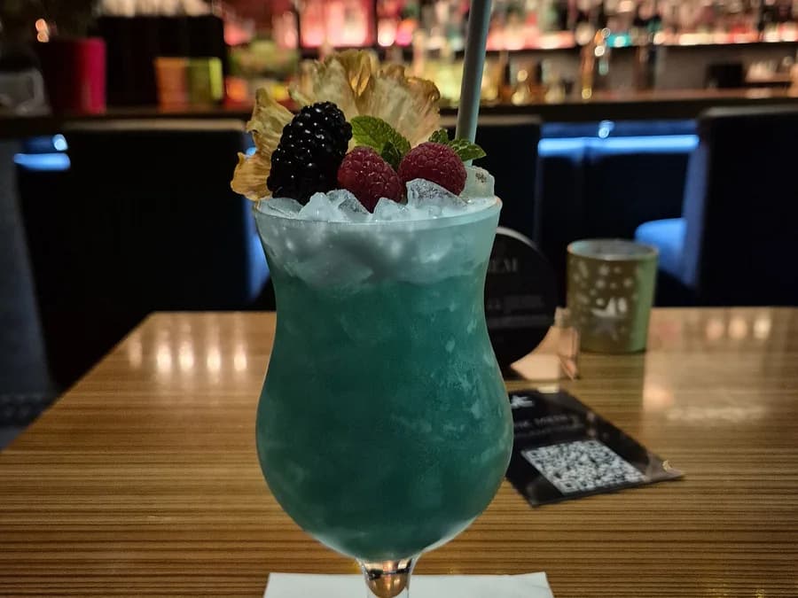 Blue Lagoon cocktail